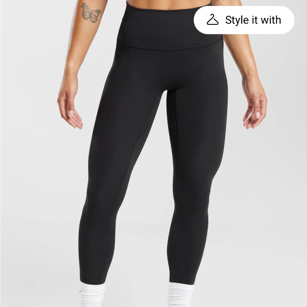 GYM-SHARK LEGGINGS 🦈